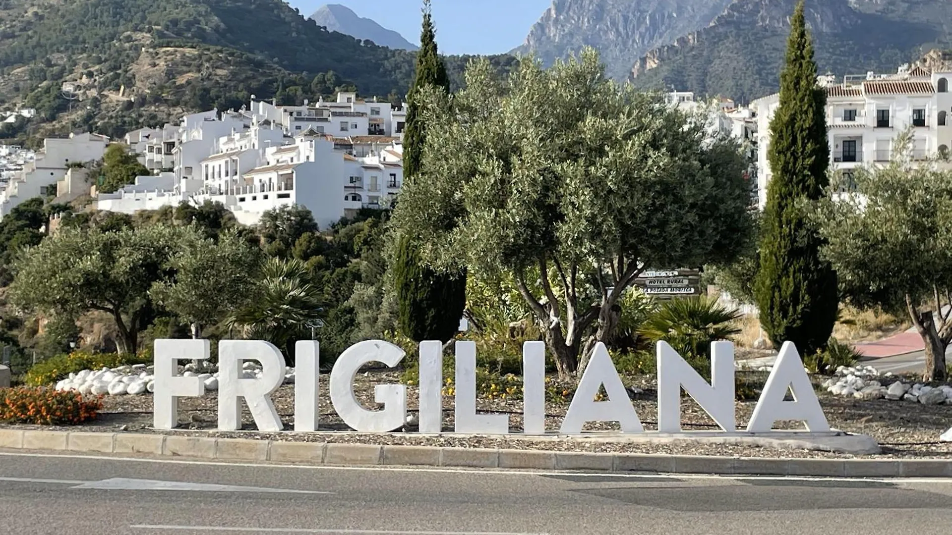 La Perla De Frigiliana Suites & Villa contacts