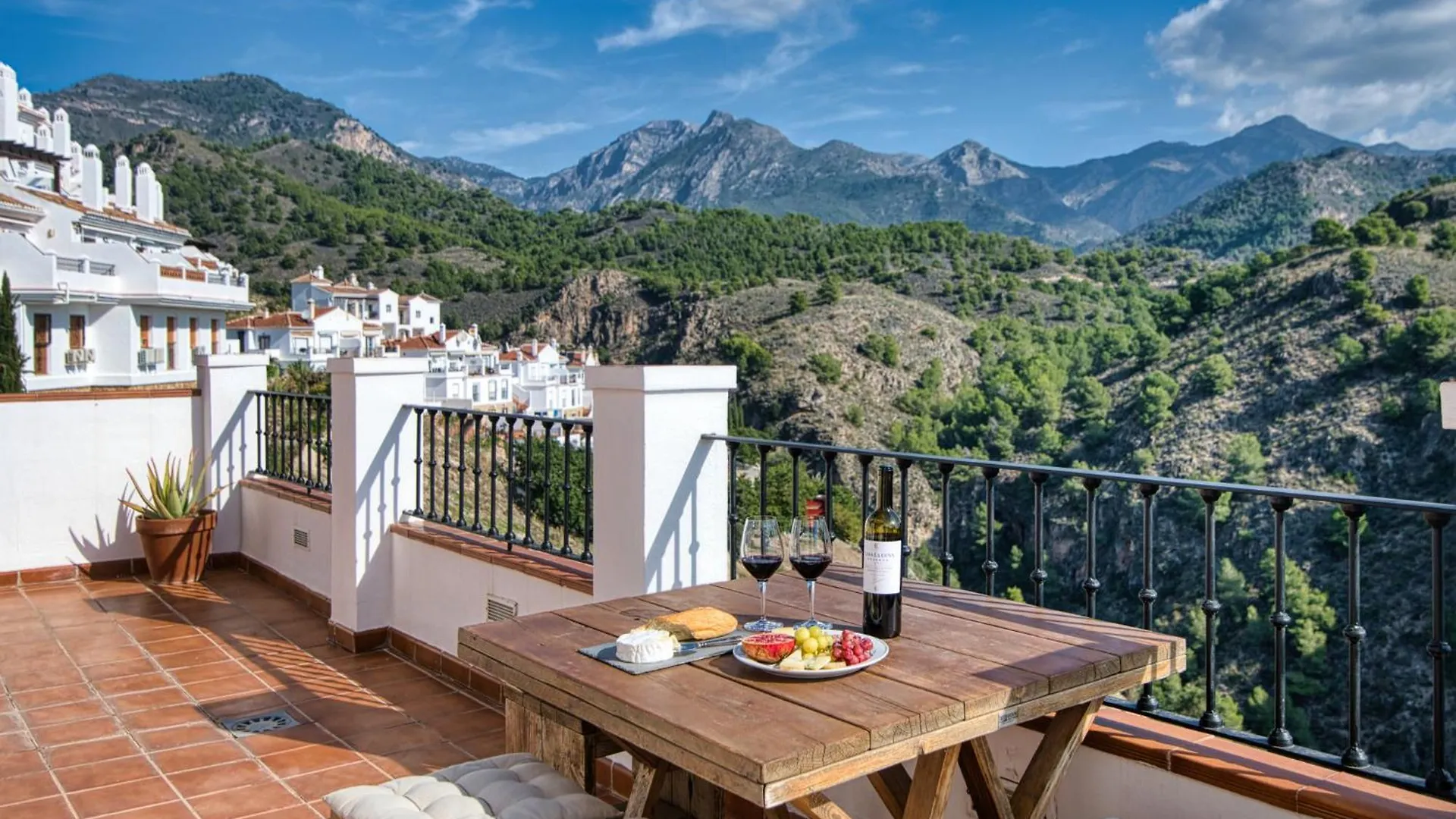 La Perla De Frigiliana Suites & Villa Spain