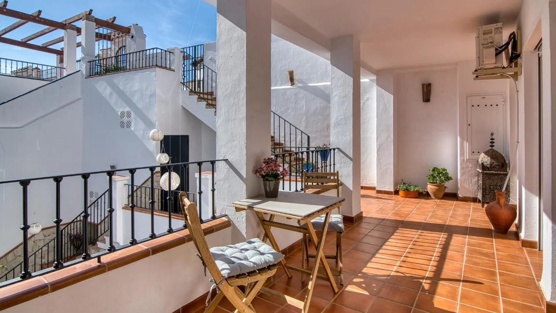 La Perla De Frigiliana Suites & Villa
